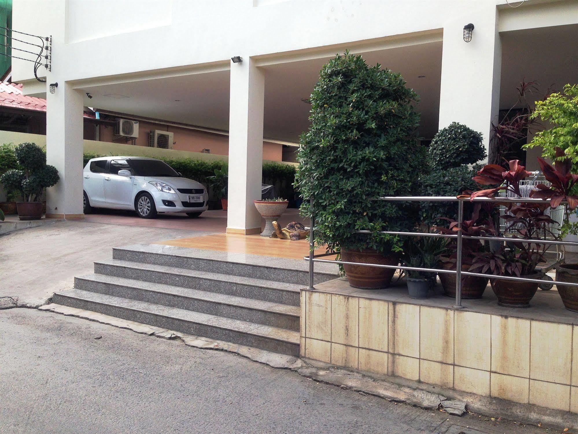 Hotel Maple Mansion Pattaya Exterior foto